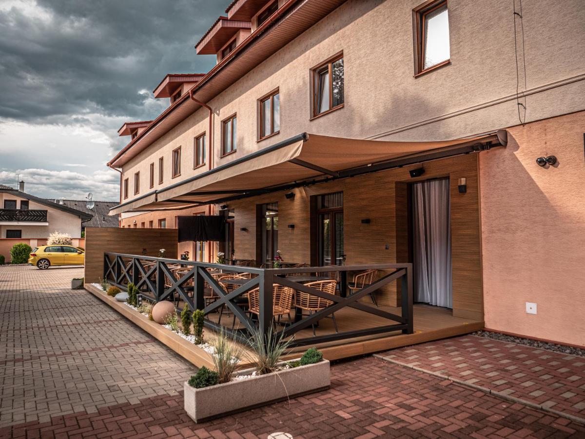 Hotel Novy Kastiel - Self check-in Topoľčany Exterior foto